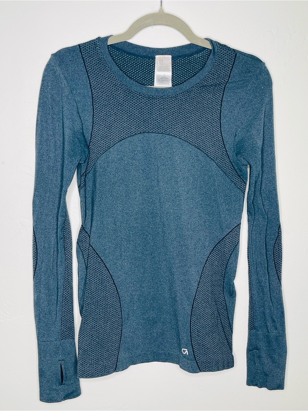 GapFit Motion Women’s Seamless Long Sleeve Athletic Top Blue Gray Size Small
